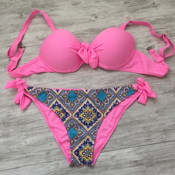 Twilight Gypsy Collective Other - Pink & Multicolored Print Bikini Set - NWT - L